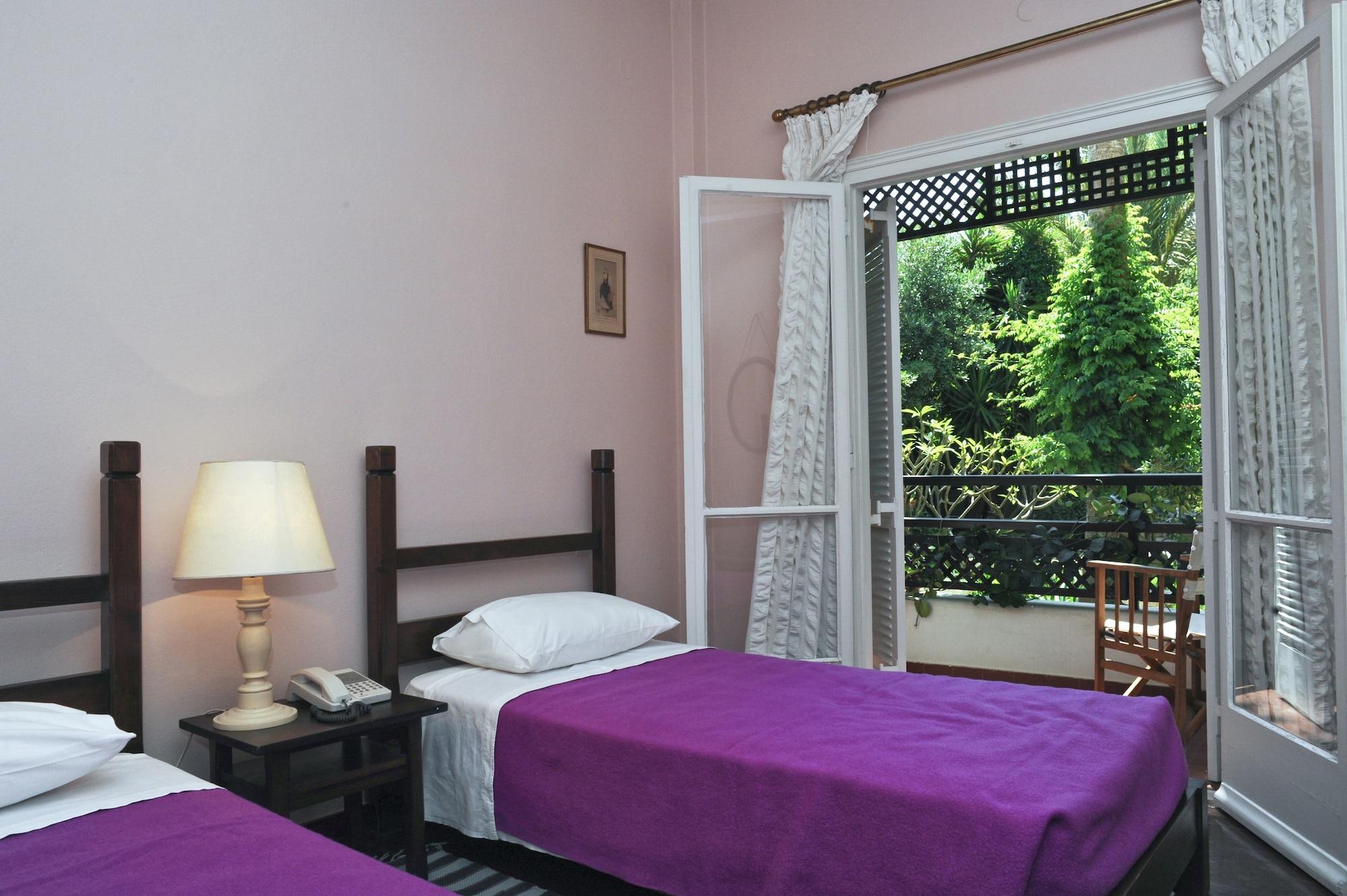 Doma Hotel Chrissi Akti Chania Exterior foto